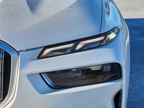 Used 2026 BMW X7 xDrive40i w/ Premium Package image 9