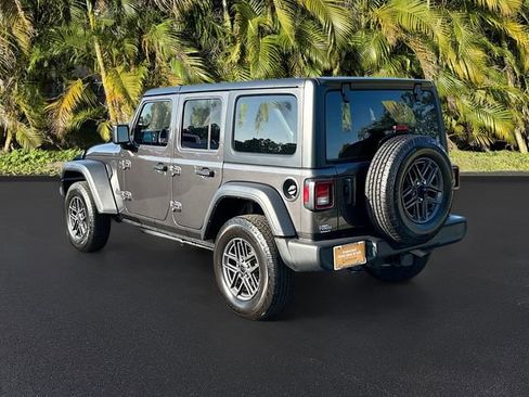 Used 2024 Jeep Wrangler Sport S image 7