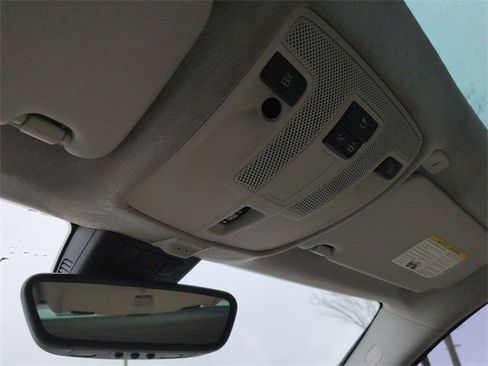 Used 2017 INFINITI QX30 Premium w/ Navigation Package image 21