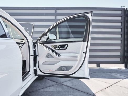 Used 2025 Mercedes-Benz Maybach S 680 4MATIC image 24