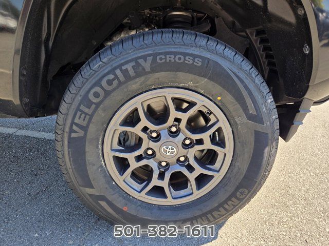 Used 2018 Toyota Tacoma SR5 RWD image 23