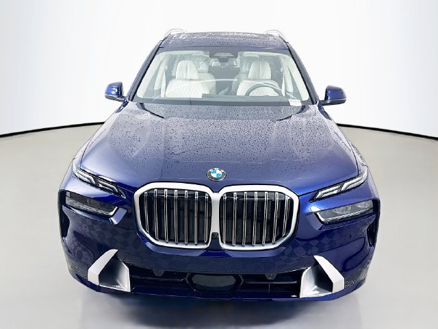 Used 2026 BMW X7 xDrive40i AWD/4WD image 2