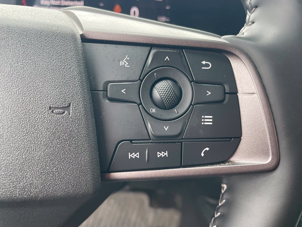 Used 2026 Nissan Sentra SV w/ SV Convenience Package FWD image 9