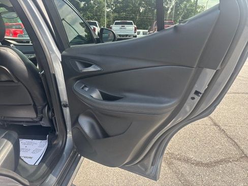 Used 2020 Buick Encore GX Select w/ Sport Touring Package FWD image 39