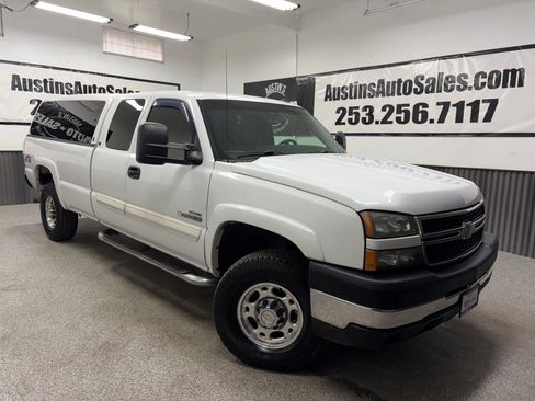Used 2006 Chevrolet Silverado 2500 LT w/ Heavy-Duty Power Package AWD/4WD image 1