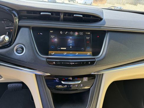 Used 2019 Cadillac XT5 FWD image 11