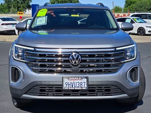 Used 2024 Volkswagen Atlas SE image 2