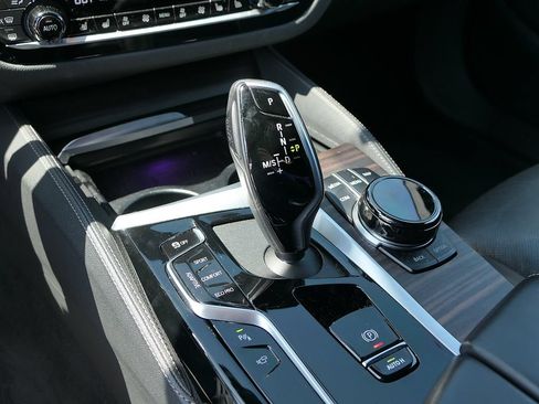 Used 2023 BMW M550i xDrive w/ Executive Package AWD/4WD image 23