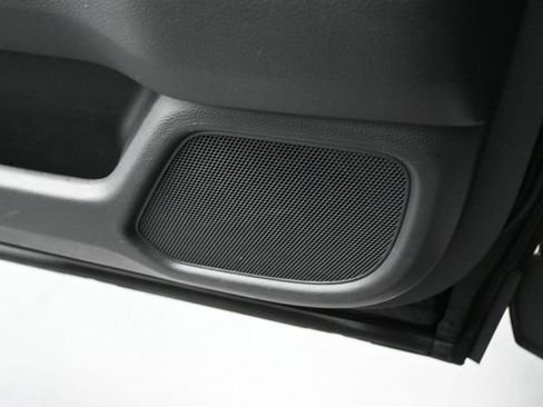 Used 2023 Honda Pilot Touring image 11