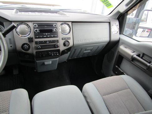 Used 2011 Ford F350 XLT w/ FX4 4X4 Off-Road Pkg image 14