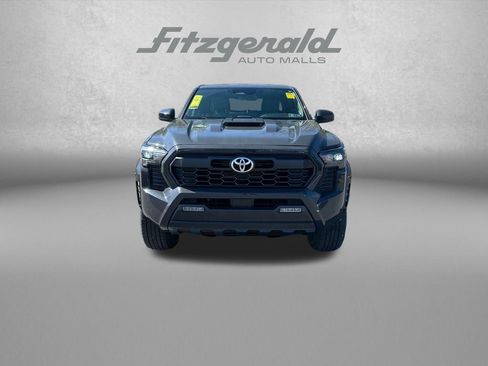 Used 2024 Toyota Tacoma TRD Sport w/ TRD Sport Upgrade Package image 8