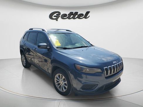Used 2021 Jeep Cherokee Latitude w/ Mopar Interior Package FWD image 3