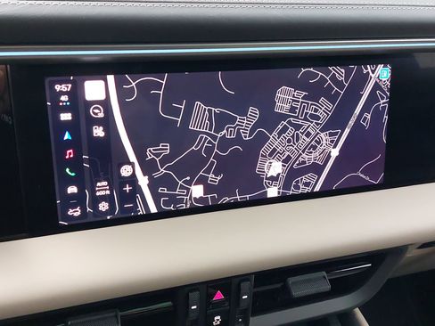 New 2026 Porsche Macan 4 Electric image 25