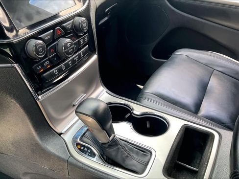 Used 2019 Jeep Grand Cherokee Limited RWD image 16