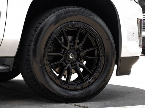 Used 2020 Cadillac Escalade Premium Luxury image 63