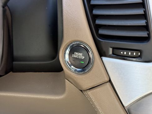 Used 2018 GMC Yukon SLT w/ HD Trailering Package image 23