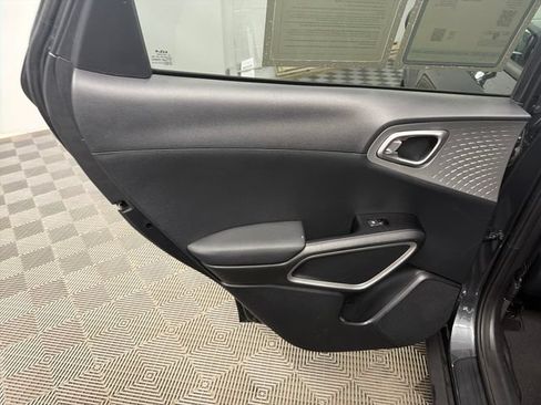 Certified 2022 Kia Soul LX w/ Technology Package FWD image 13