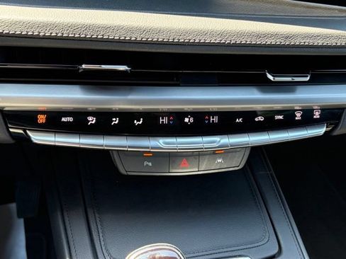 Used 2025 Cadillac XT4 Premium Luxury AWD/4WD image 19