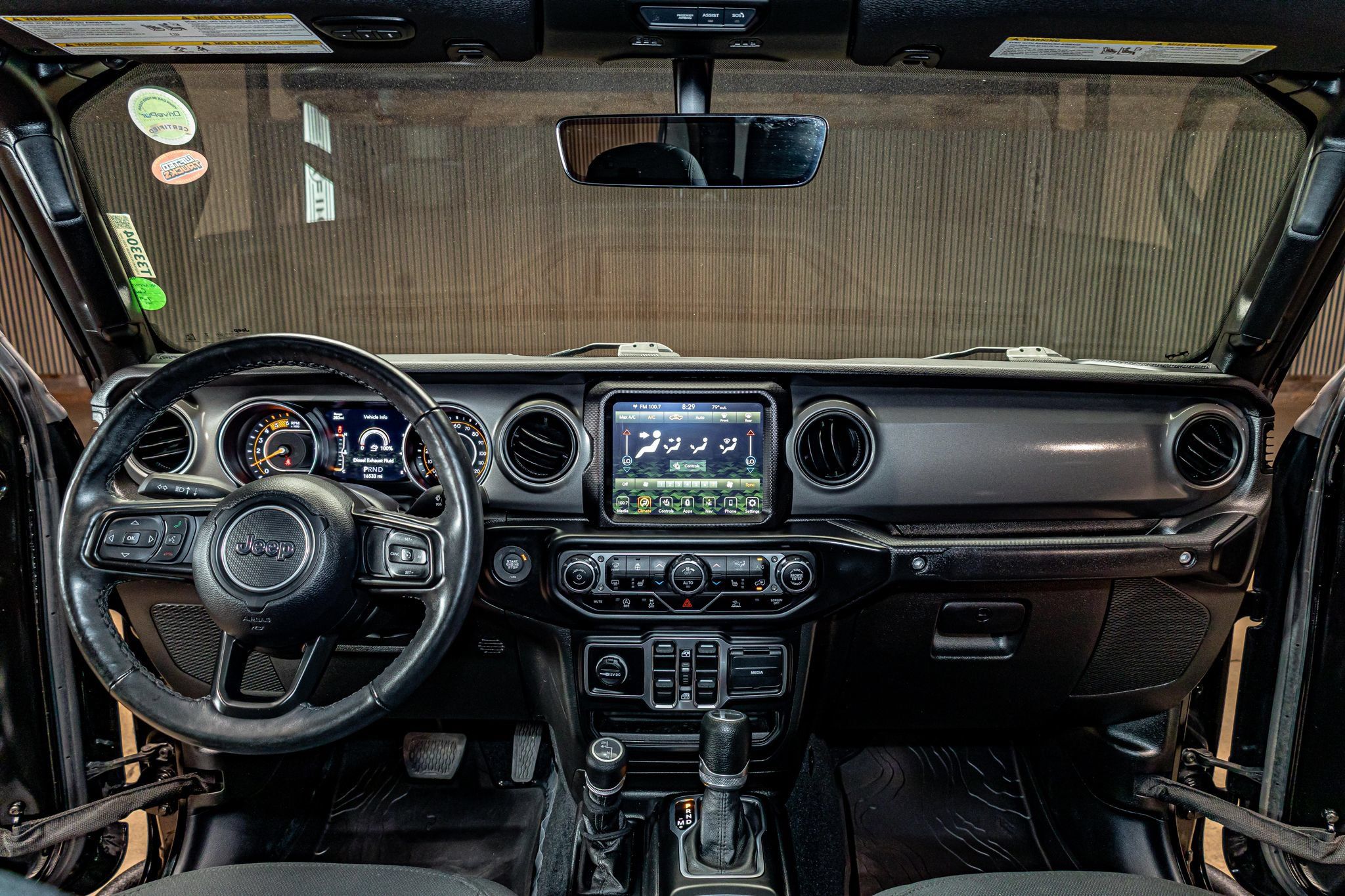 Used 2023 Jeep Gladiator Sport AWD/4WD image 17