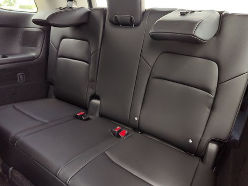 New 2026 Nissan Pathfinder SL w/ SL Premium Package FWD image 16