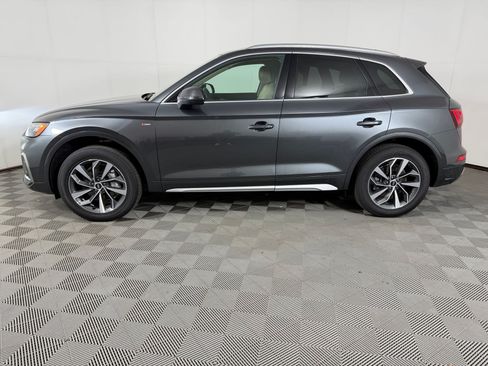 Used 2022 Audi Q5 2.0T Premium Plus w/ Premium Plus Package AWD/4WD image 2