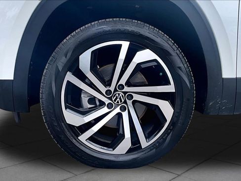 Used 2023 Volkswagen Atlas SEL image 11