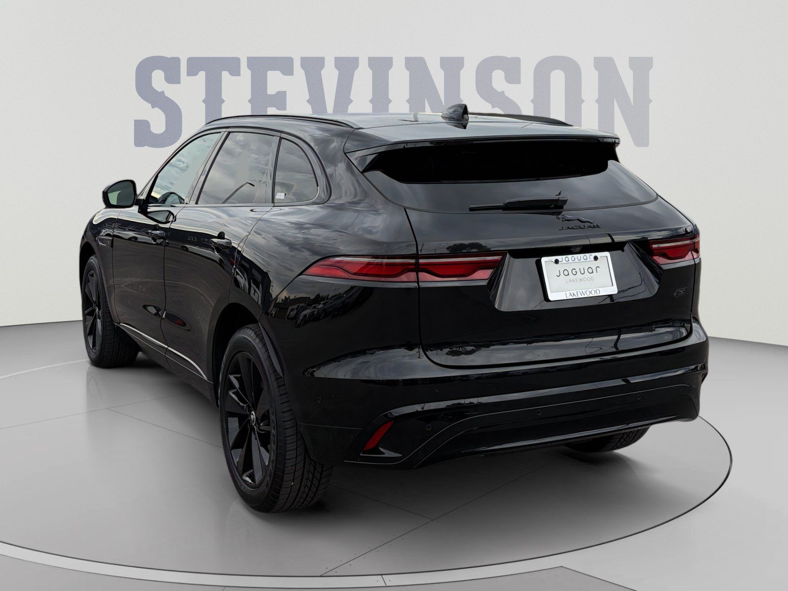Used 2026 Jaguar F-PACE R-Dynamic S AWD/4WD image 3