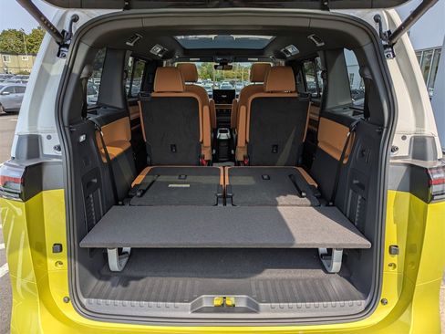 New 2025 Volkswagen ID. Buzz Pro S Plus image 34