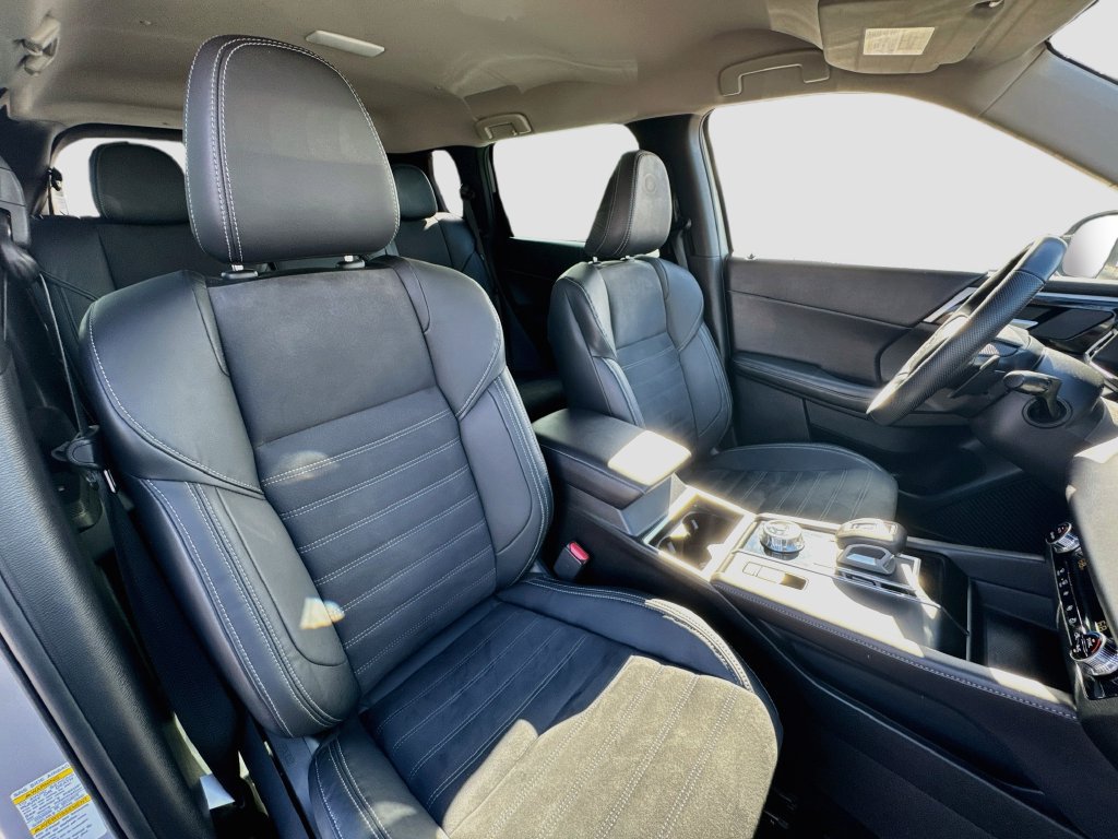 Used 2023 Mitsubishi Outlander SE AWD/4WD image 27