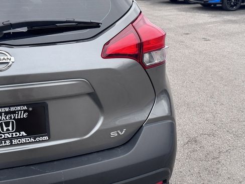 Used 2018 Nissan Kicks SV image 5