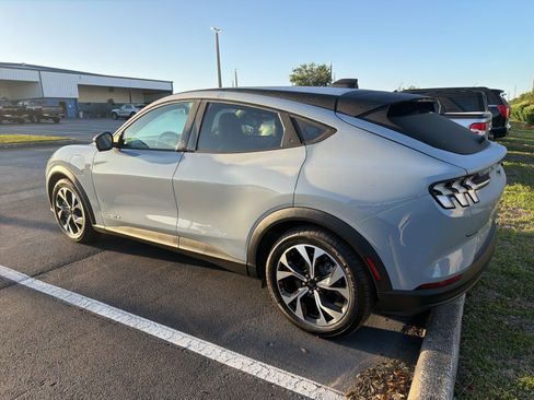 Used 2025 Ford Mustang Mach-E Select image 8