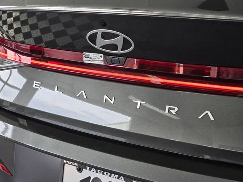 New 2026 Hyundai Elantra Limited image 16
