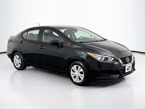 Used 2020 Nissan Versa S FWD image 2