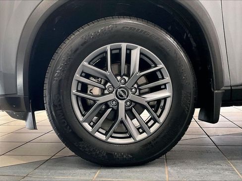 Used 2023 Nissan Rogue S AWD/4WD image 7