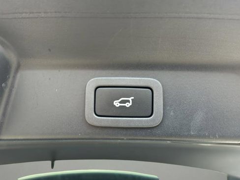 Used 2021 Jaguar F-PACE SVR AWD/4WD image 9