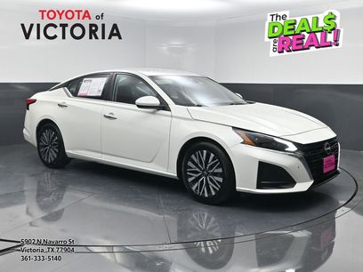 Used 2023 Nissan Altima 2.5 SV
