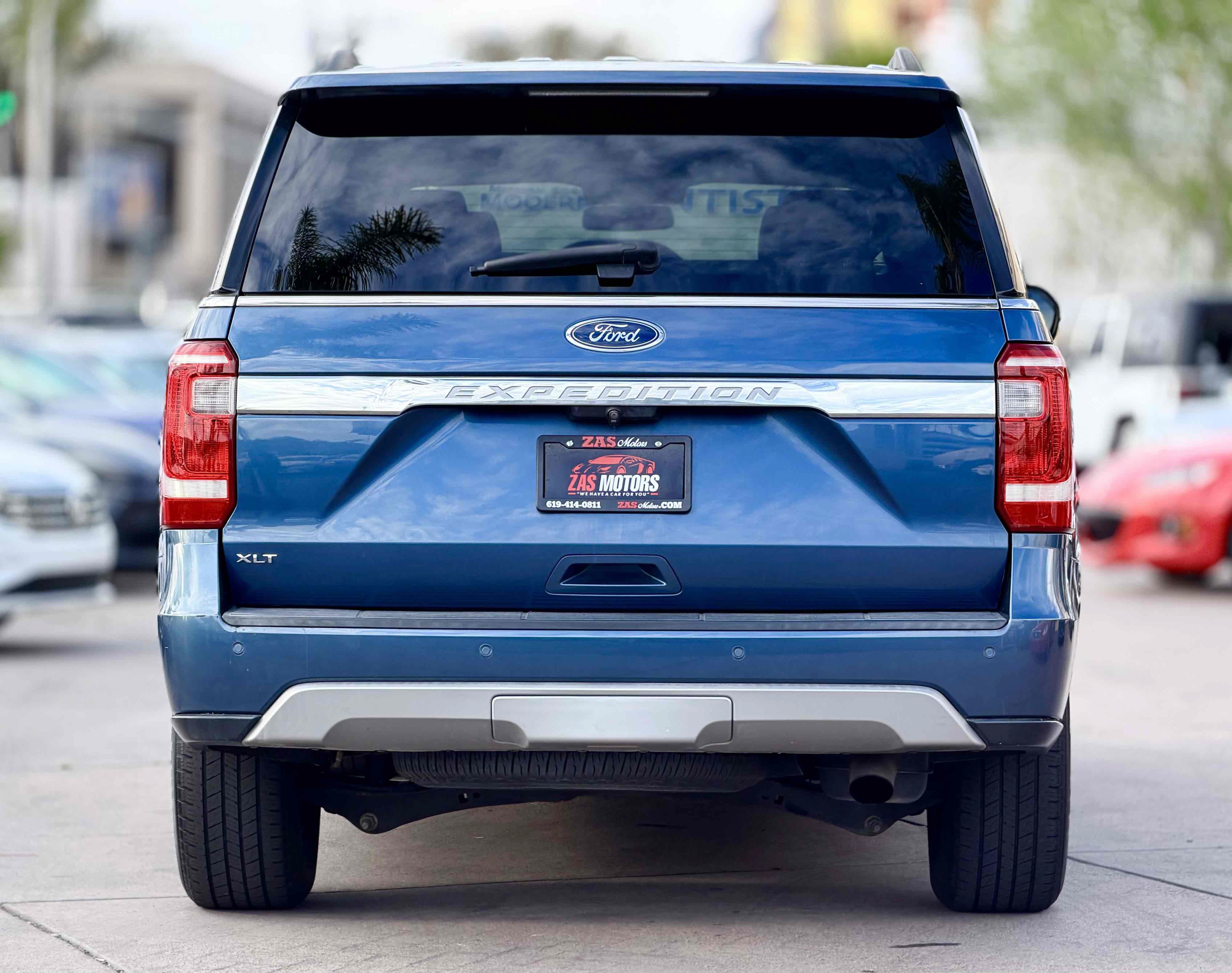 Used 2019 Ford Expedition XLT w/ Equipment Group 202A RWD image 5