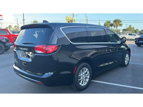 New 2027 Chrysler Pacifica LX FWD image 6
