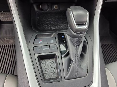 Used 2023 Toyota RAV4 XLE Premium image 13