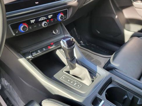 Used 2025 Audi Q3 2.0T Premium w/ Black Optic Sport Package image 22