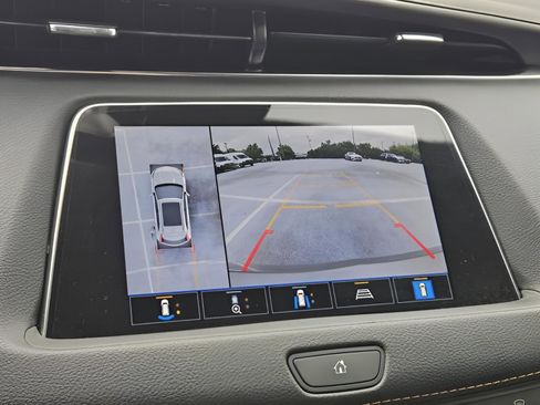 Used 2022 Cadillac XT4 Sport w/ Enhanced Visibility Package FWD image 14