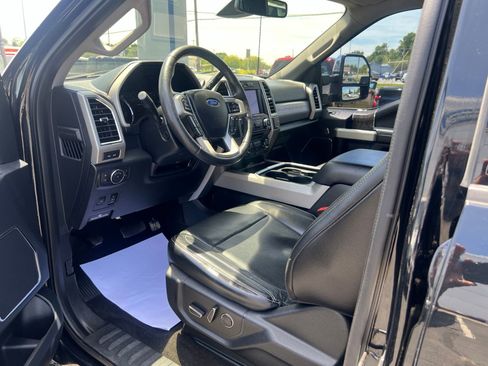 Used 2018 Ford F250 Lariat w/ Lariat Ultimate Package AWD/4WD image 25