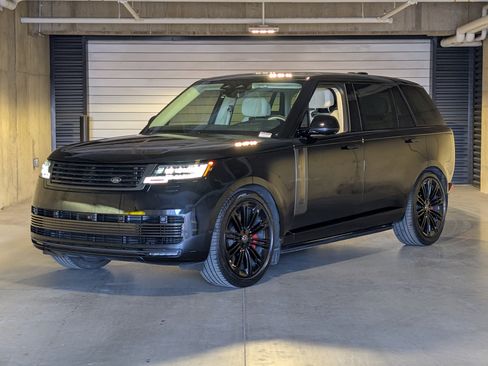 Used 2024 Land Rover Range Rover SV image 1