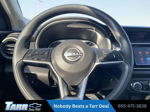 Used 2022 Nissan Kicks S FWD image 11