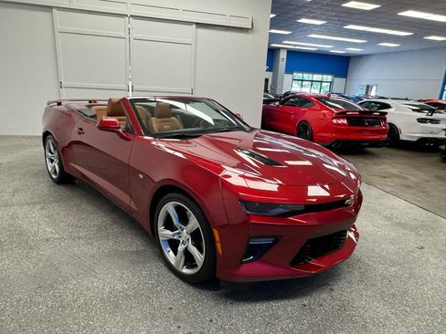 Used 2017 Chevrolet Camaro SS RWD image 4