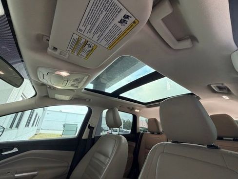 Used 2019 Ford Escape SEL image 22