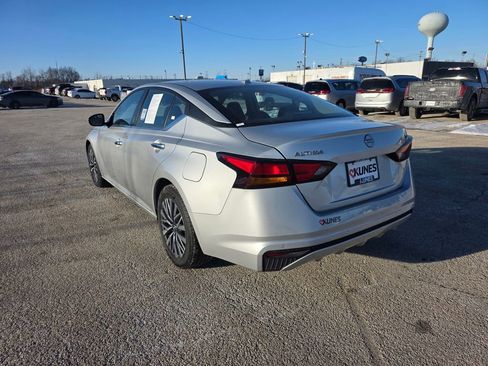 Used 2023 Nissan Altima 2.5 SV image 9