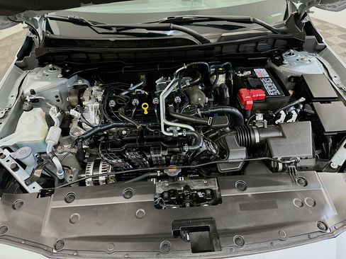 Used 2024 Nissan Altima 2.5 SV FWD image 33