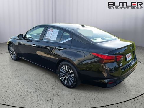 Used 2024 Nissan Altima 2.5 SV FWD image 4