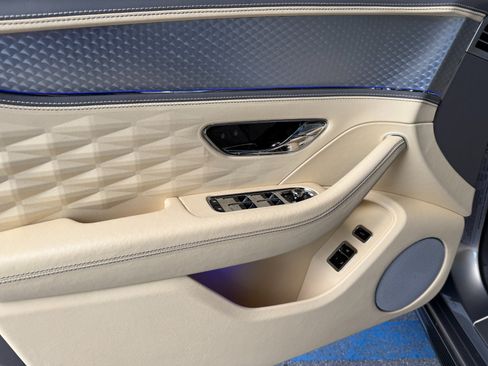 Used 2023 Bentley Flying Spur V8 AWD/4WD image 29
